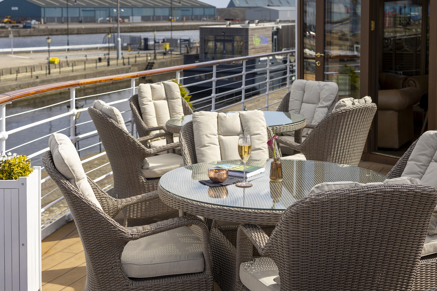 Fingal Deck With Book 