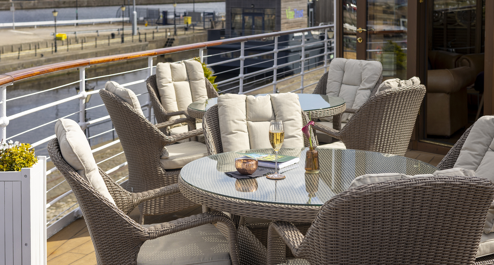Fingal Deck With Book 